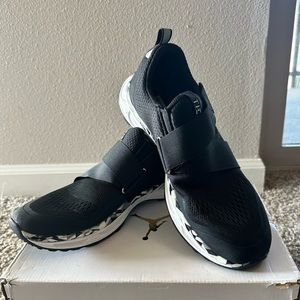 Tiem cycling shoes with clips